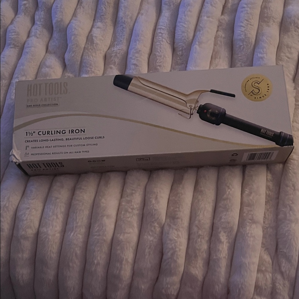 Hot Tools Professional Curling Iron 24k collection damaged on left corner of box